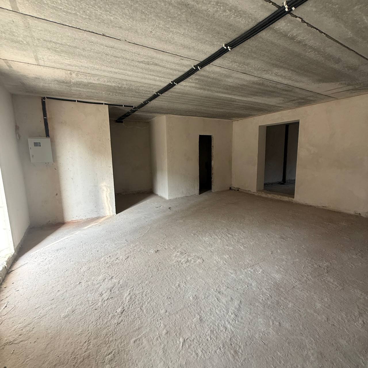 Продаж фасадного комерційного приміщення в ЖК “Містечко 12”