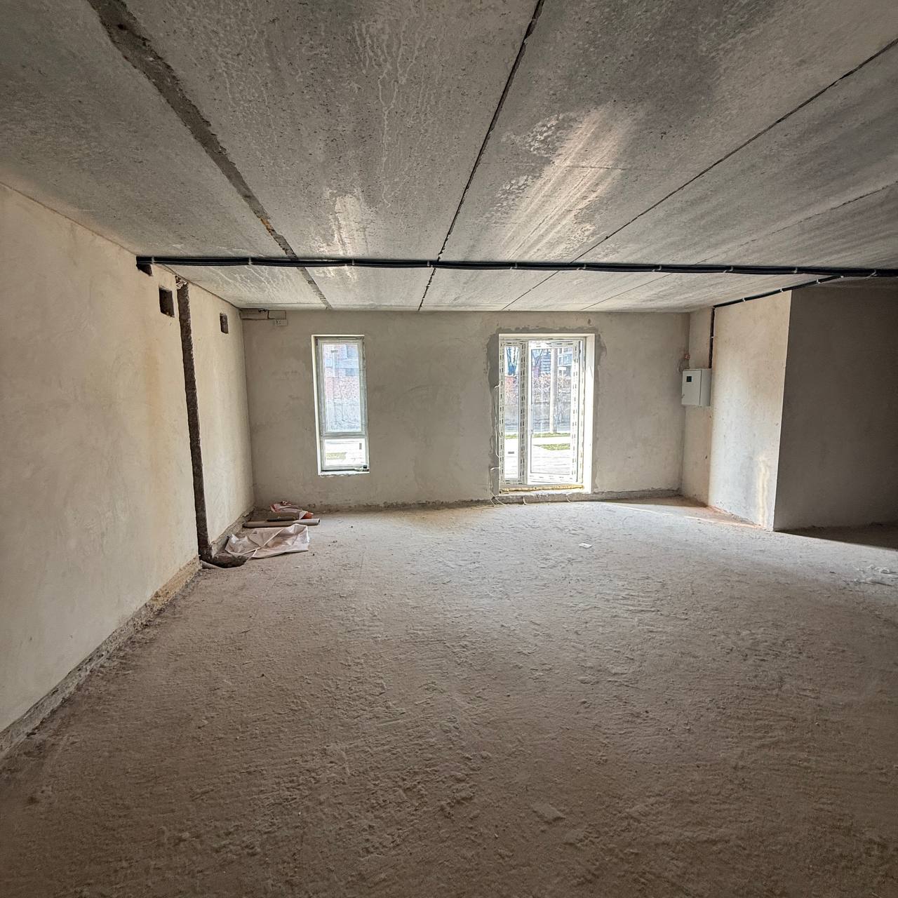 Продаж фасадного комерційного приміщення в ЖК “Містечко 12”