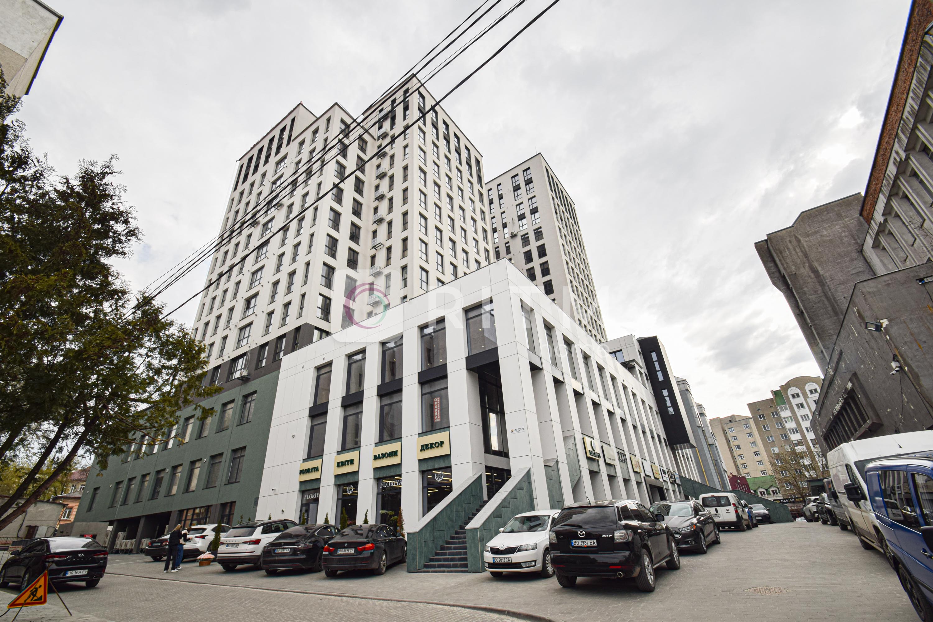 Продається комерційне приміщення в центрі міста в елітному житловому комплексі «Метрополь».