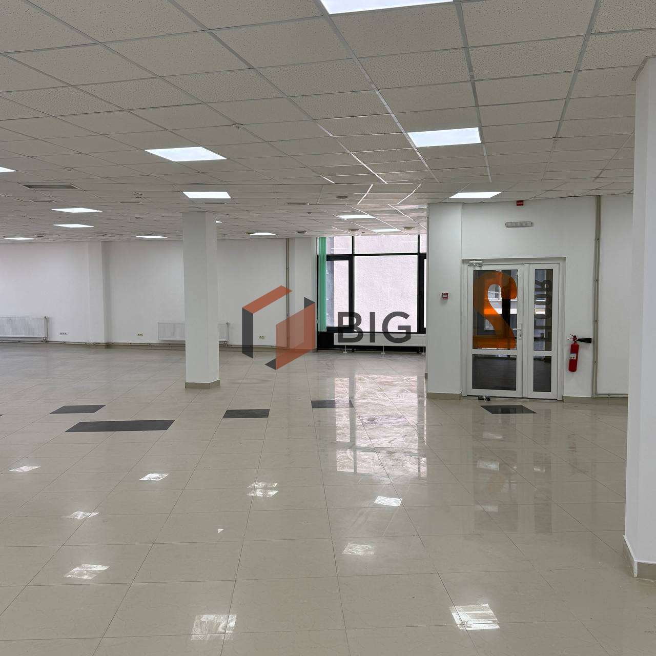 Приміщення 292 м² з ремонтом та панорамними вікнами в ТЦ «Бельведер»