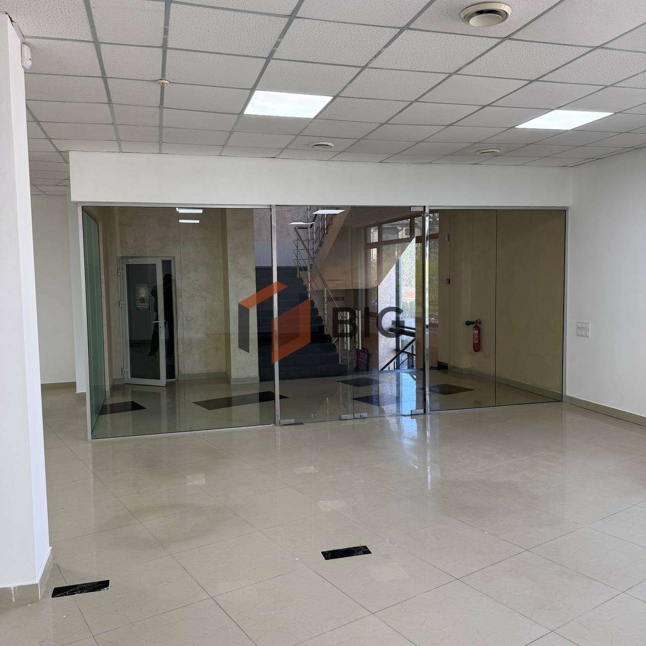 Приміщення 292 м² з ремонтом та панорамними вікнами в ТЦ «Бельведер»
