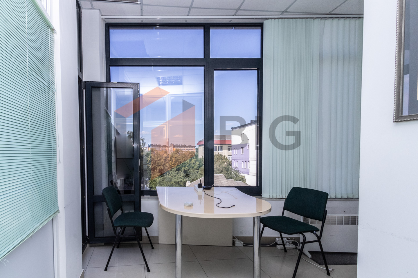 Оренда офісних приміщень по 360 м² | 3-й та 4-й поверхи | центр міста