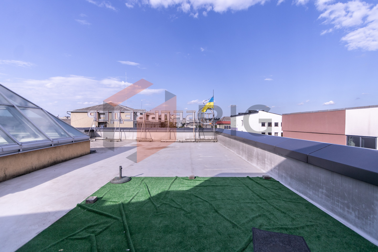 Оренда офісних приміщень по 360 м² | 3-й та 4-й поверхи | центр міста