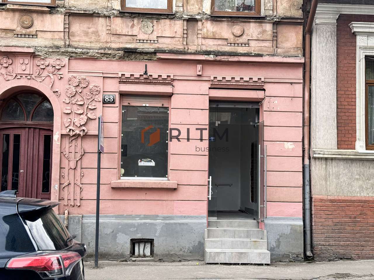 Продаж фасадного комерційного приміщення, вул. Антоновича
