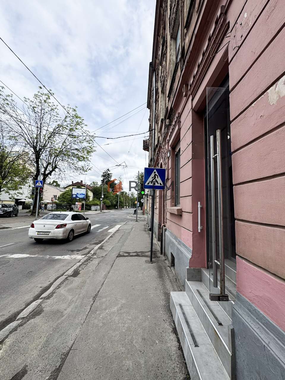 Продаж фасадного комерційного приміщення, вул. Антоновича