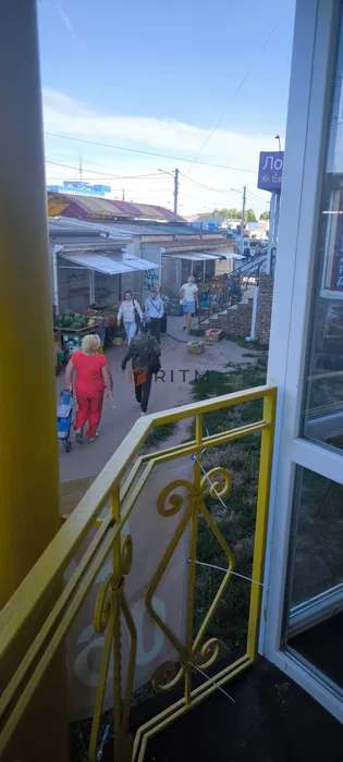 Комерційне приміщення в прохідному місці