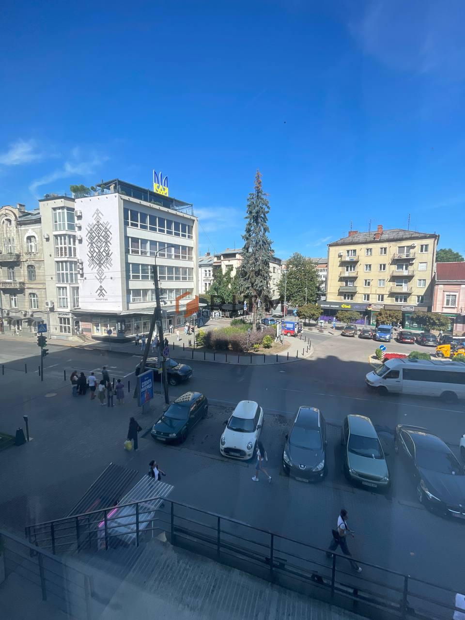 ПРОДАЖ КОМЕРЦІЙНОГО ПРИМІЩЕННЯ В ЦЕНТРІ МІСТА  Початок стометрівки — топова локація в самому центрі міста!