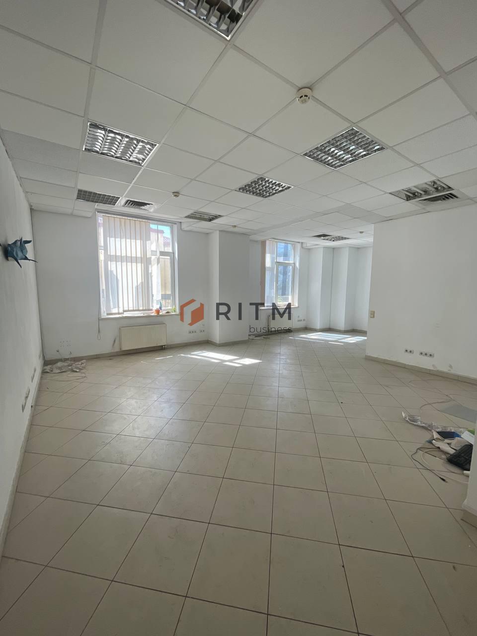 ПРОДАЖ КОМЕРЦІЙНОГО ПРИМІЩЕННЯ В ЦЕНТРІ МІСТА  Початок стометрівки — топова локація в самому центрі міста!
